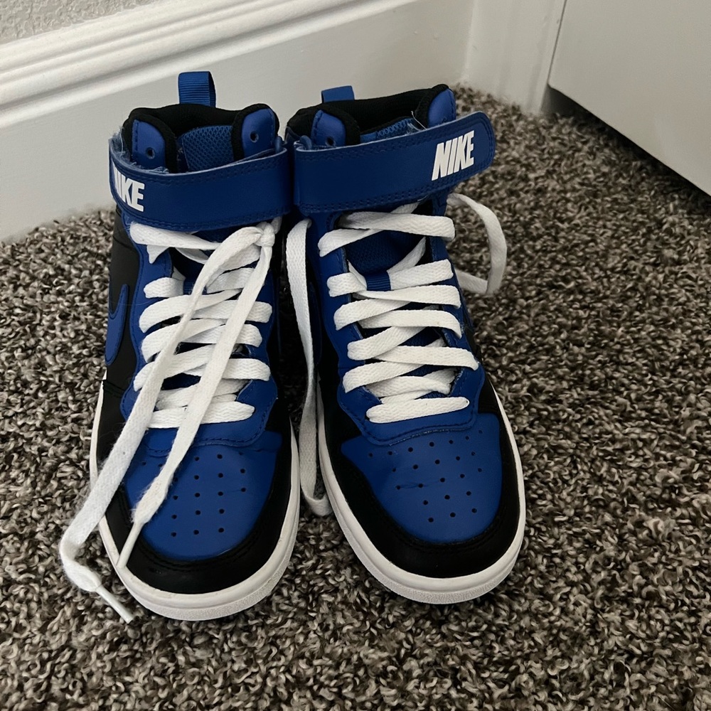 Boys’ Nike High Top Court Borough Sneakers (3.5) 👟